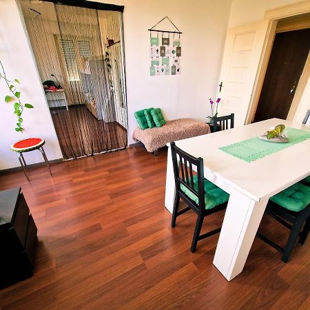 Nice Room 4 Minutes From Basel Shared Apartment Saint-Louis  Extérieur photo